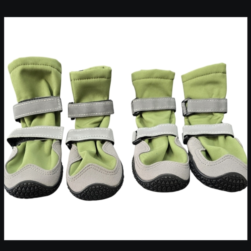 NEW Winter Dog Snow Boots with Fleece Lining, Dog Shoes (SIZE: 4 ..2.0-2.2INCH)